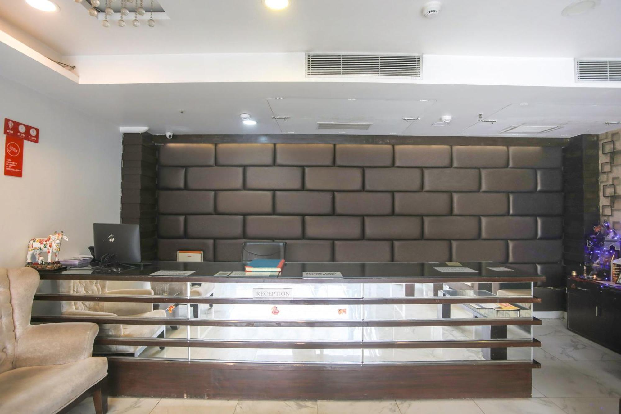 Hotel O Parktel Indirapuram ภายนอก รูปภาพ