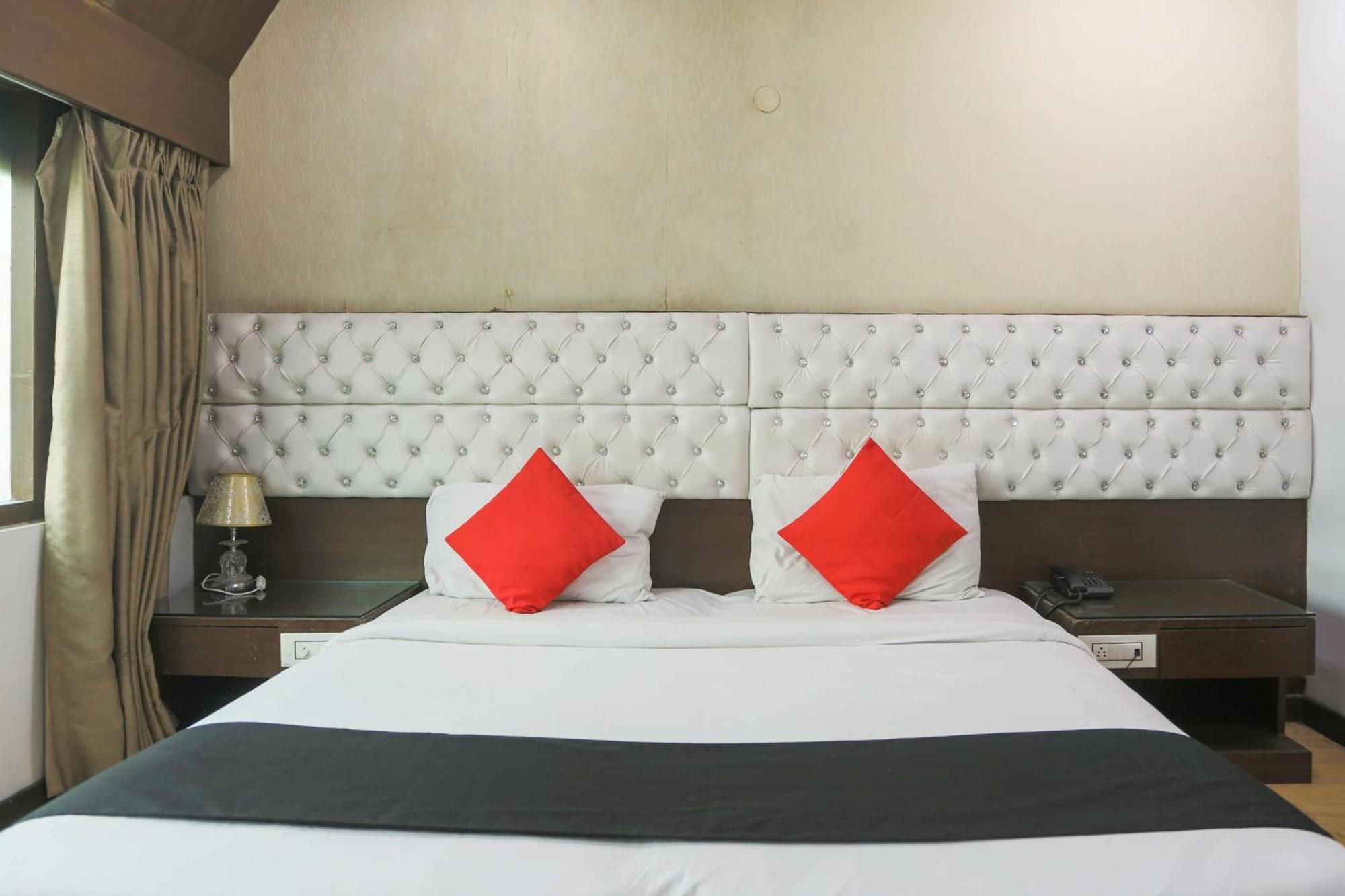 Hotel O Parktel Indirapuram ภายนอก รูปภาพ