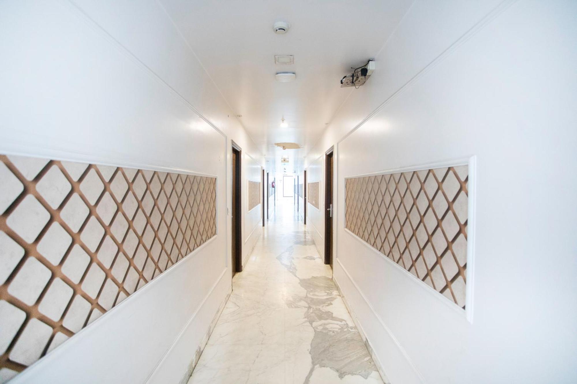 Hotel O Parktel Indirapuram ภายนอก รูปภาพ