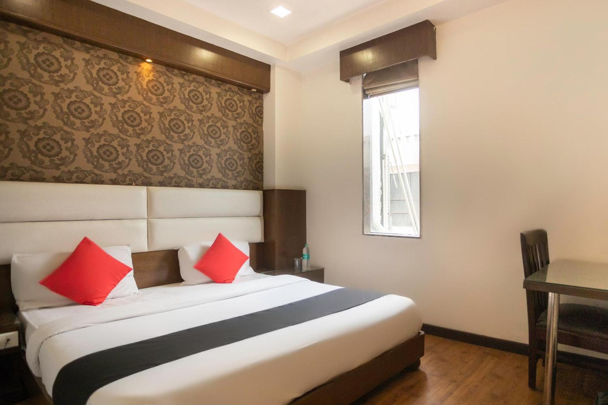 Hotel O Parktel Indirapuram ภายนอก รูปภาพ